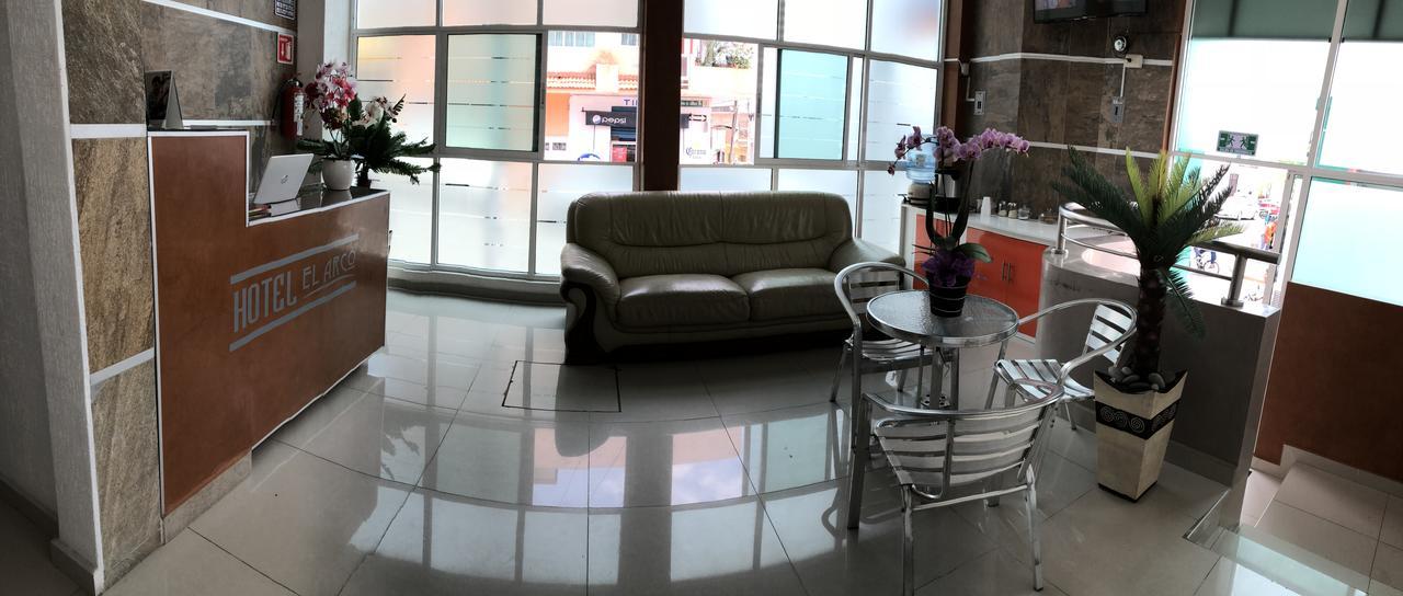 Hotel El Arco Zitácuaro エクステリア 写真