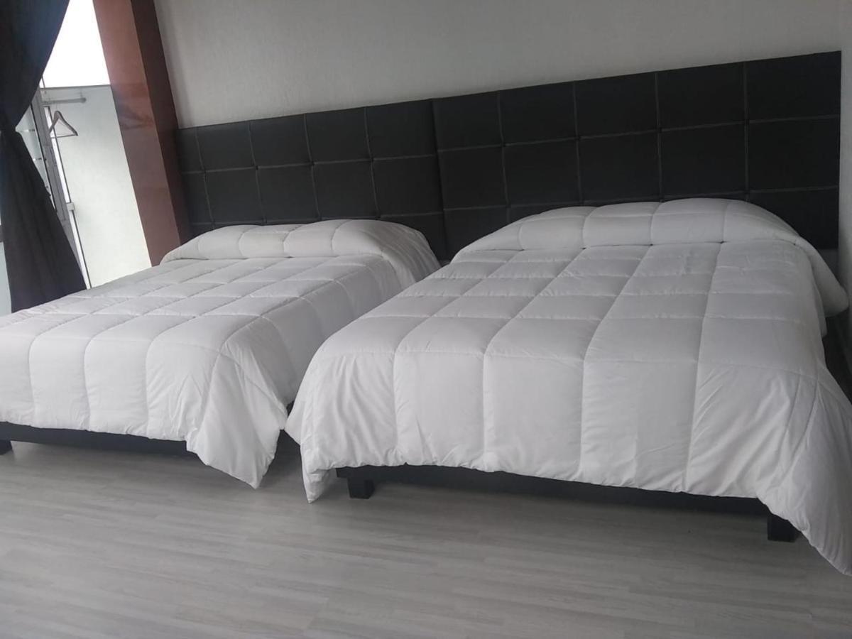 Hotel El Arco Zitácuaro エクステリア 写真